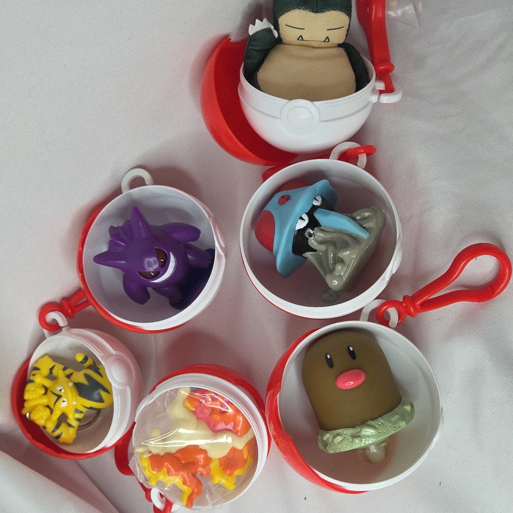 Pokemon Vintage Toy Balls 1990s Keychain Animal Monster Anime Nostalgia (6)
